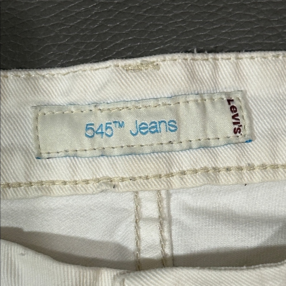 Levi's white Denim cropped jeans. Size 4. EUC - Picture 2 of 6